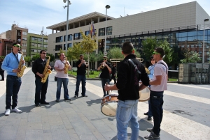 charanga-frente-al-ayuntamiento-de-almassora