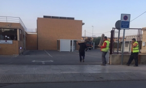 Estado colocación aulas prefabricadas colegio Regina Violant