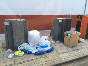 Contenedores repletos Almassora (2)