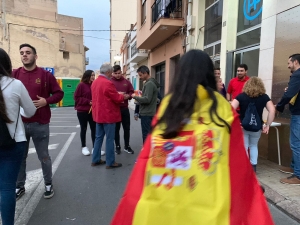 Reparto banderas de España Almassora