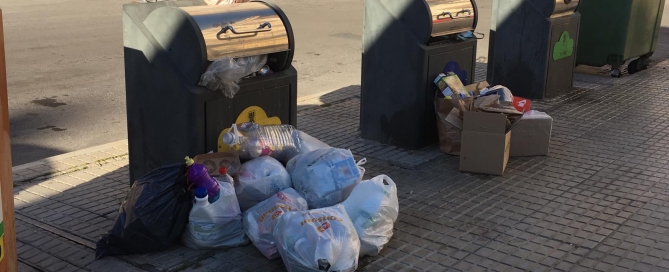 Contenedores que rebosan Almassora