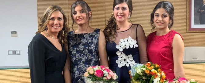 María Tormo con reina y damas