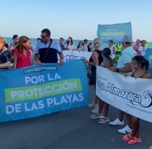 María Tormo y vecinos playa