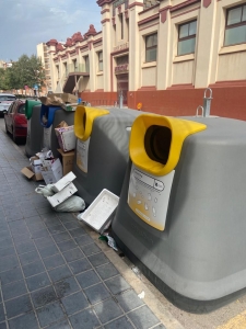 Nuevos contenedores de basura colmatados