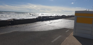Pla de la Torre oleaje muro miércoles 25 de enero de 2023