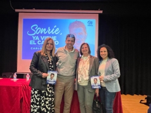 Silvana Rovira y Eugenia Martinavarro con Carlos Mazón