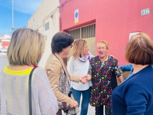 María Tormo con vecinos Almassora