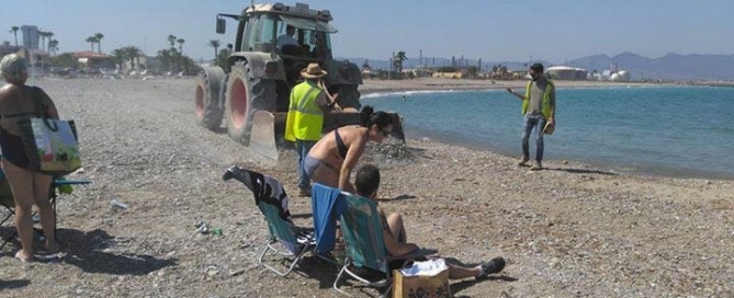 Trabajos en la playa de Almassora