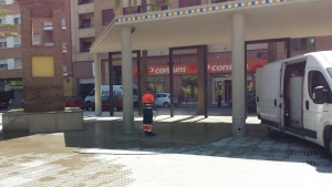 Limpieza plaza Botànic Calduch