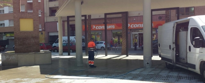 Limpieza plaza Botànic Calduch