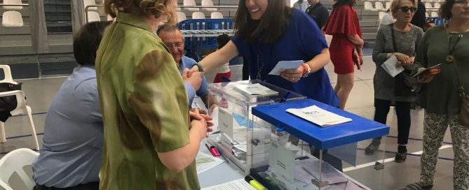 María Tormo voto en Polideportivo