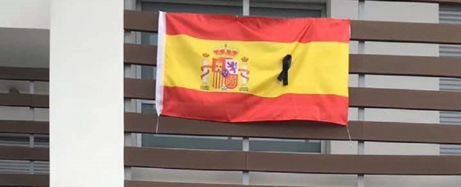 Banderas con crespón Almassora