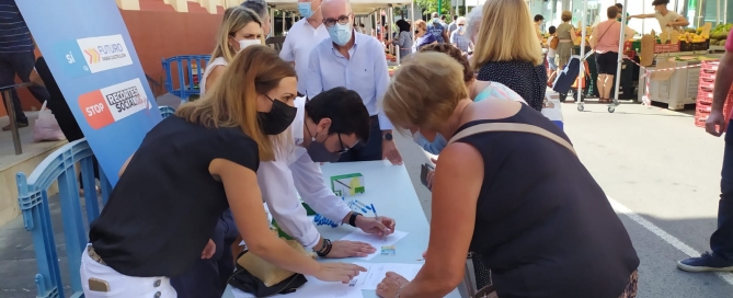 Recogida firmas Almassora (2)
