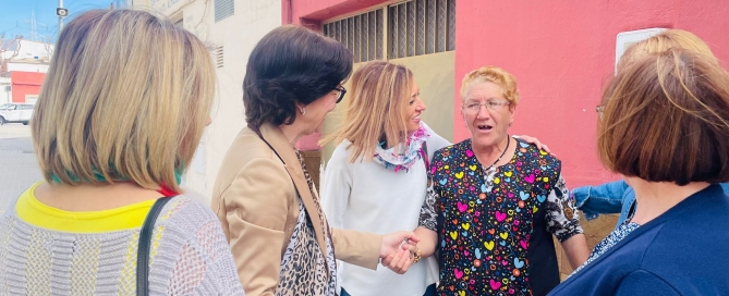 María Tormo con vecinos Almassora
